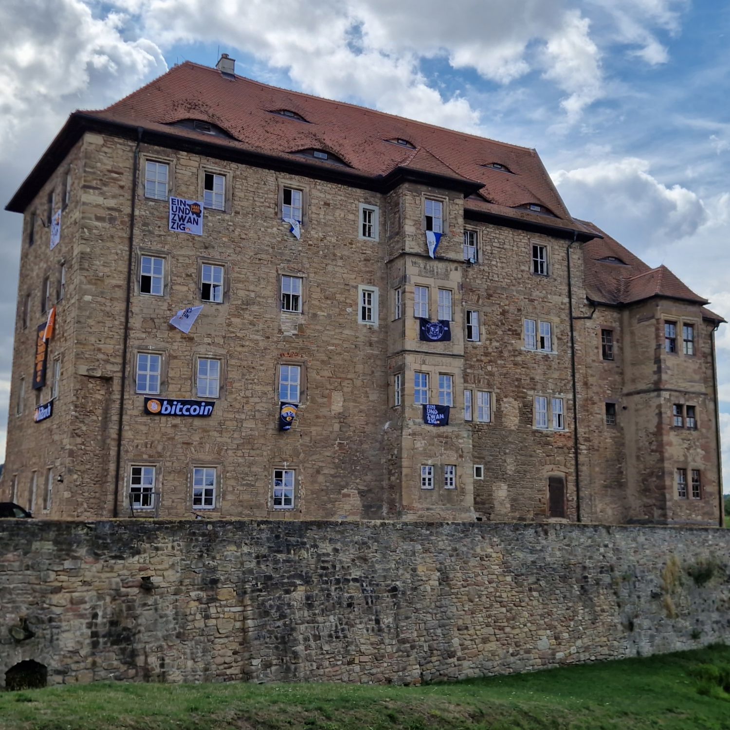 Fahnen Burg Heldrungen